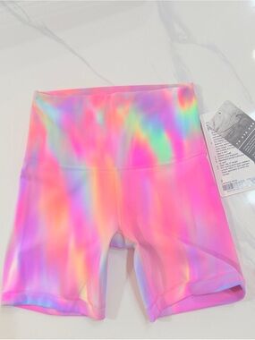 NWT Lululemon Psychedelic Wash Multi Wunder Train Shorts size 2